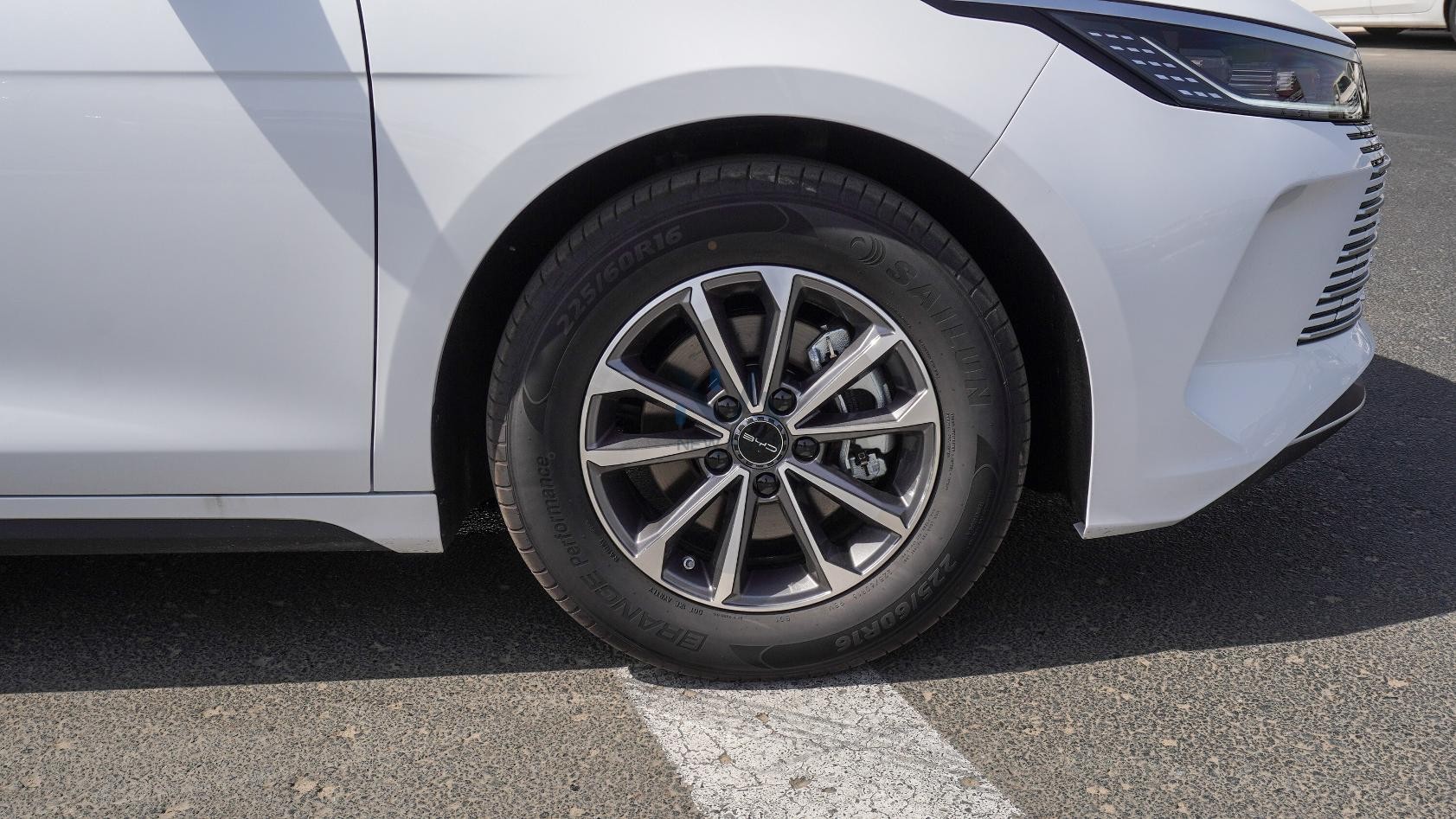 BYD Destroyer 05(N-BYD-LUX-H-E-25) White-Black 2025