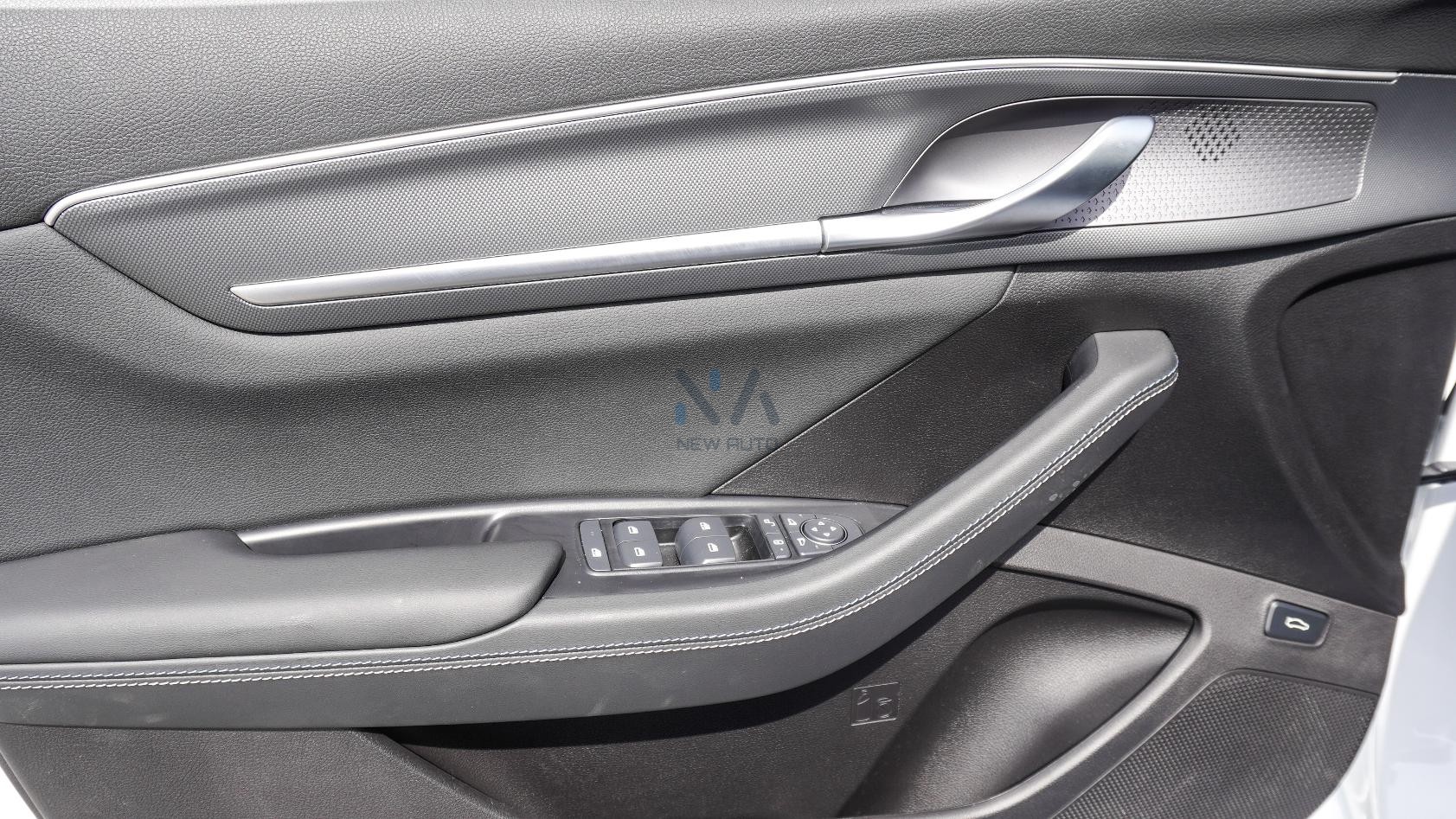 BYD Destroyer 05(N-BYD-LUX-H-E-25) White-Black 2025