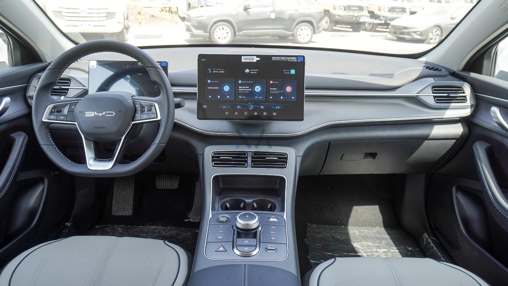 BYD Destroyer 05(N-BYD-LUX-H-E-25) White-Black 2025