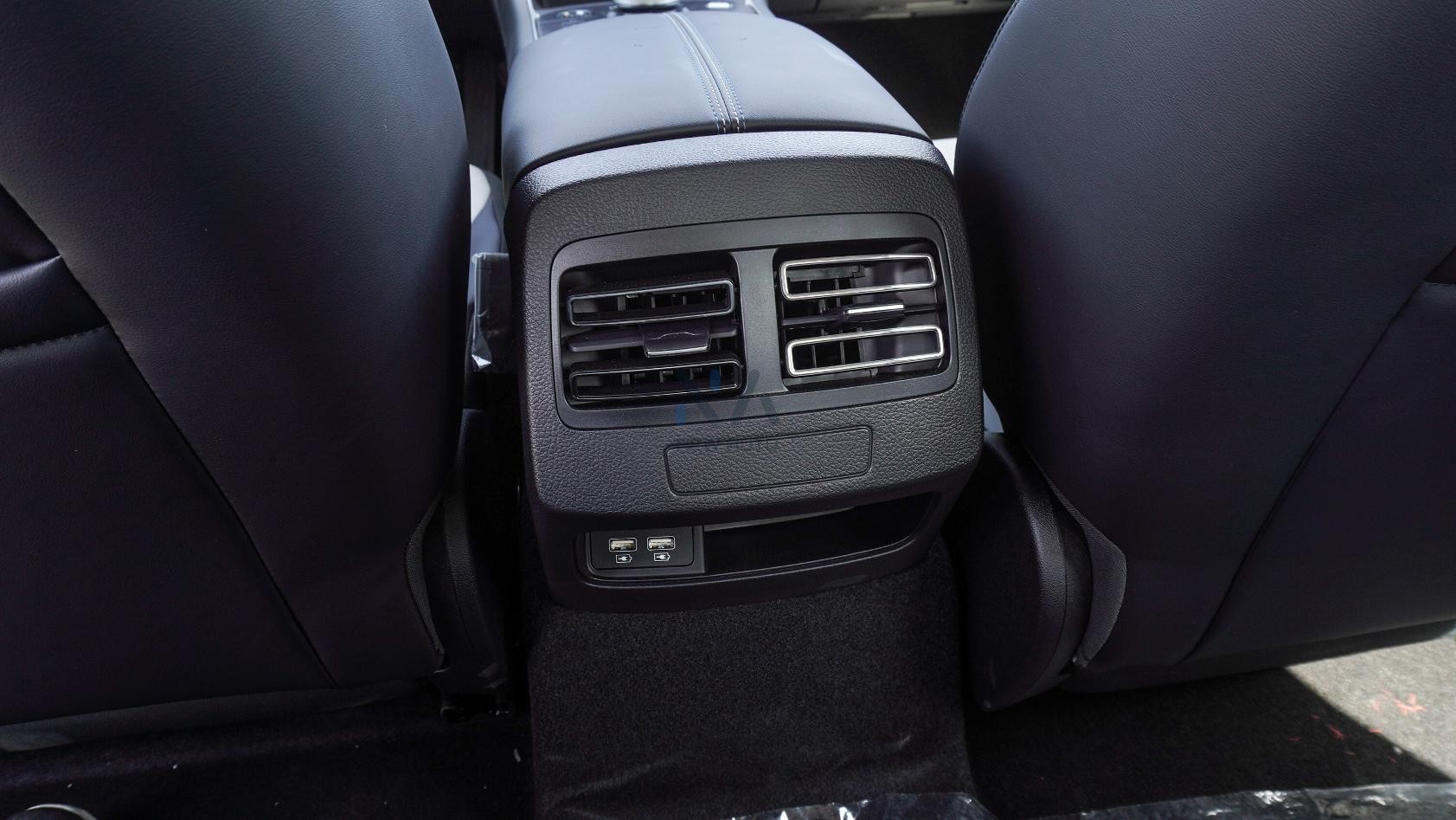 BYD Destroyer 05(N-BYD-LUX-H-E-25) White-Black 2025