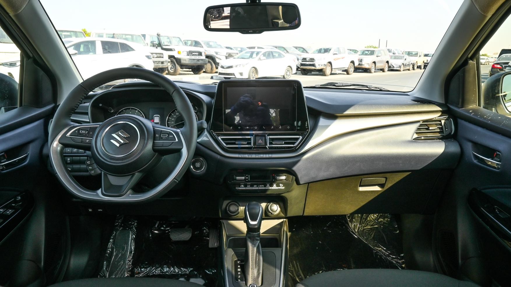 Baleno GLX (N-BAL15-P-25-GLX-2 ) White – Black 2025