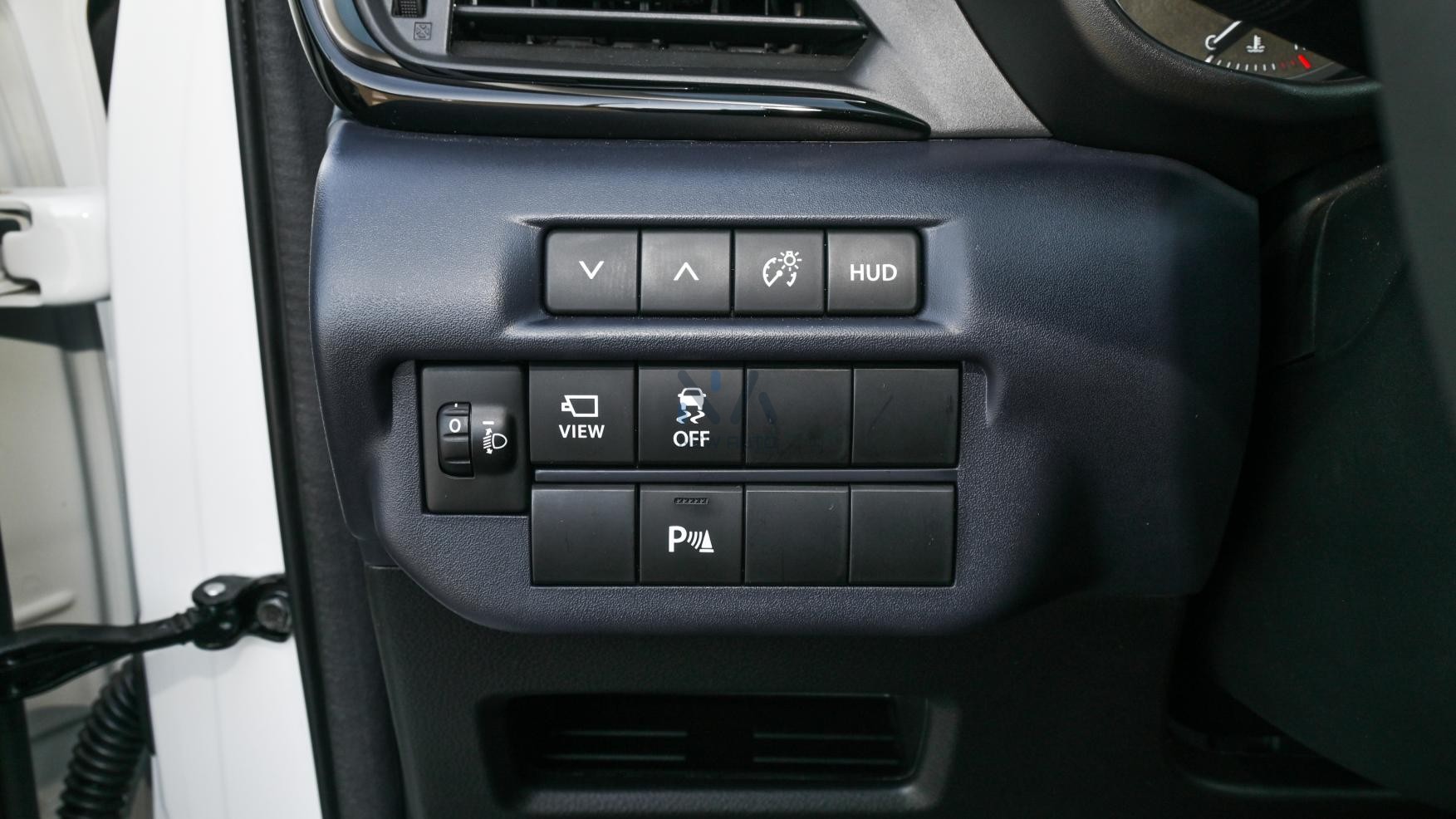 Baleno GLX (N-BAL15-P-25-GLX-2 ) White – Black 2025