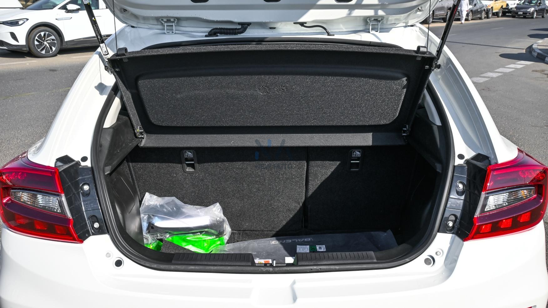 Baleno GLX (N-BAL15-P-25-GLX-2 ) White – Black 2025