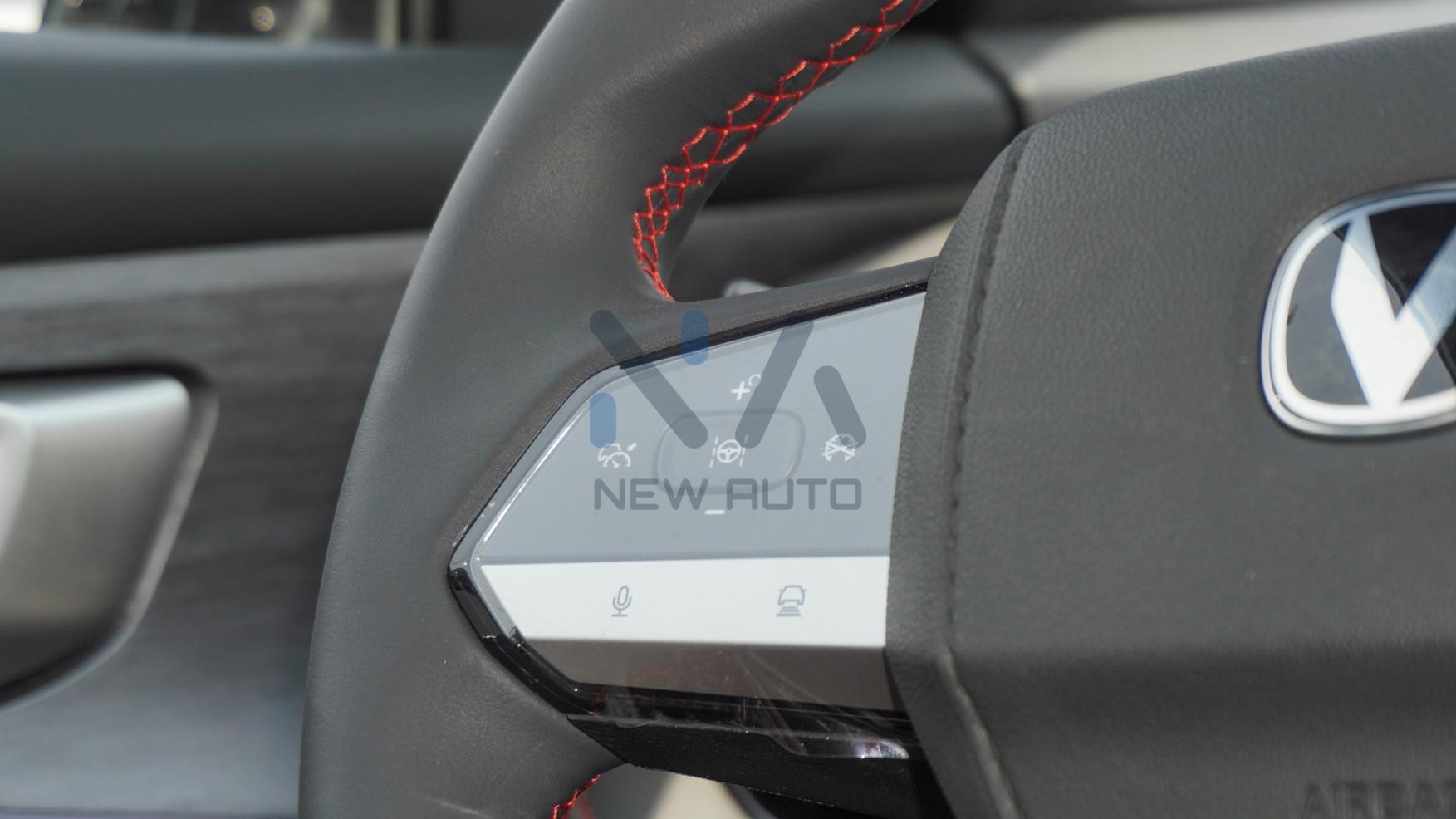 Changan CS55 Plus (N-CS55-PLUS-25) White-Black&Red 2025