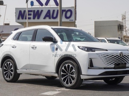 چانگان CS55 پلاس هیبرید 2025 نمای بیرونی سفید، نمای داخلی مشکی