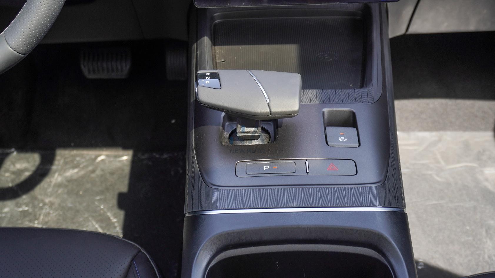 Changan EADO (N-EUDO-1.5-P-25 ) White-Black 2025