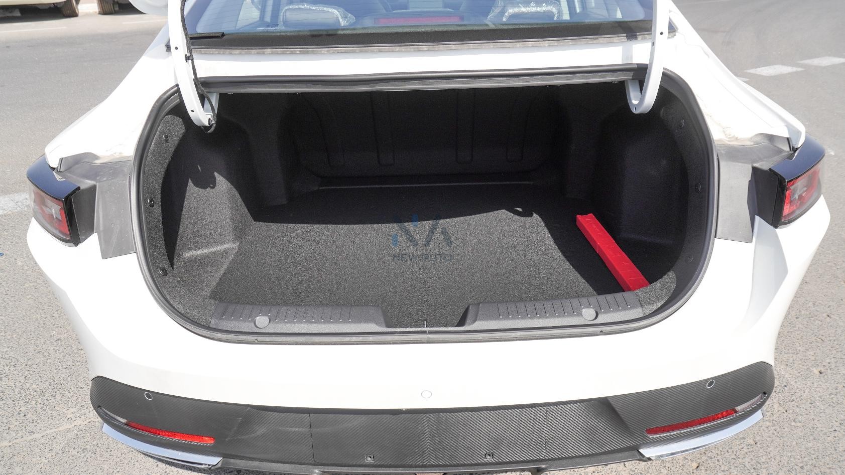 Changan EADO (N-EUDO-1.5-P-25 ) White-Black 2025