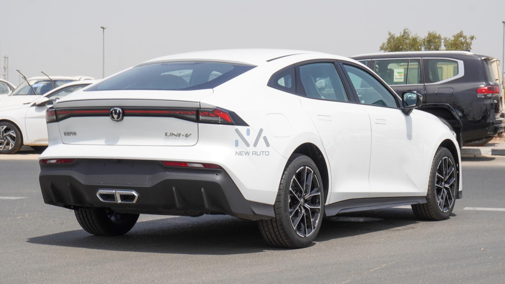 Changan Uni-V Smart Coo l(N-UNI-V-1.5-24 ) White-Black 2024