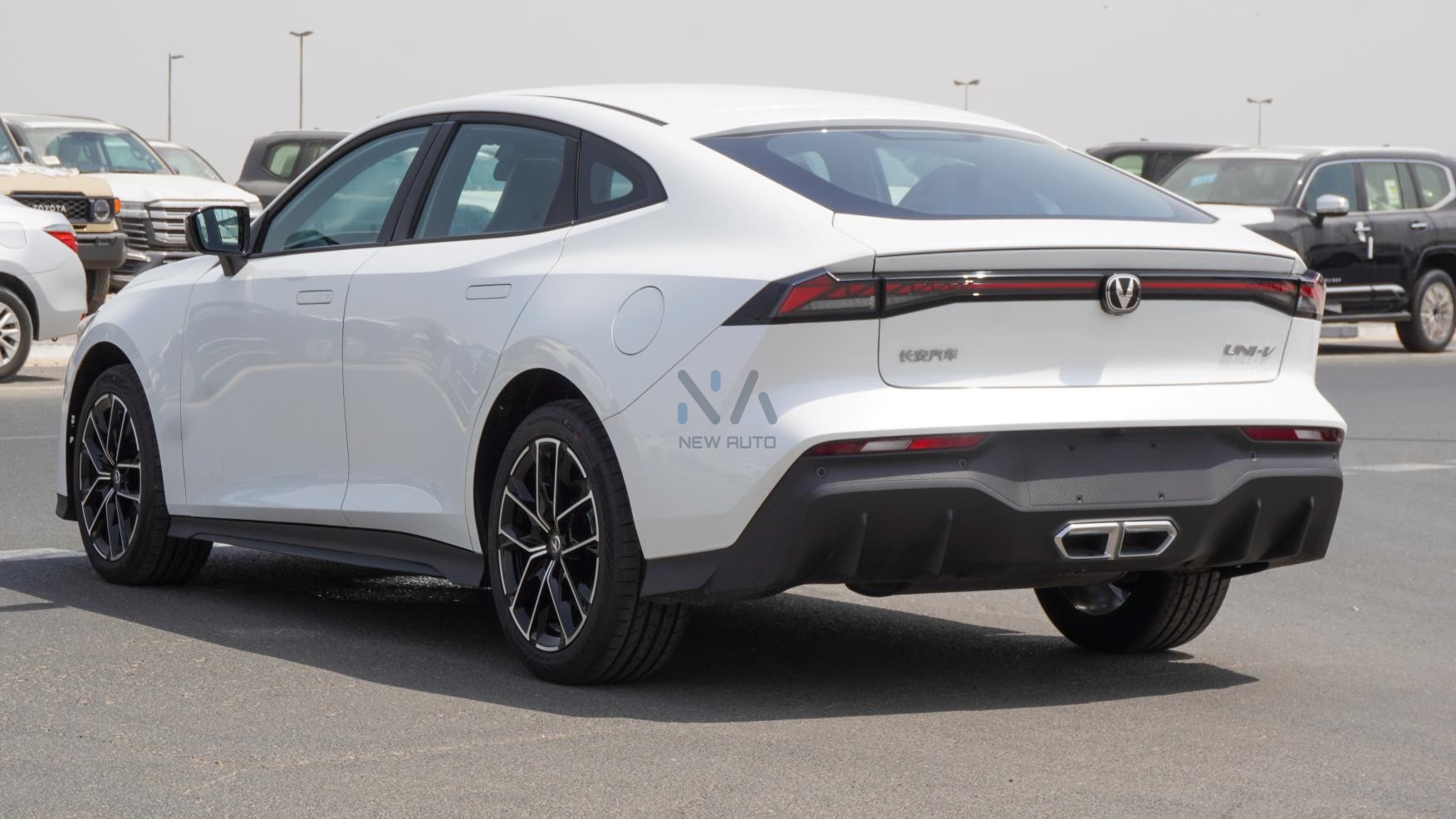 Changan Uni-V Smart Coo l(N-UNI-V-1.5-24 ) White-Black 2024