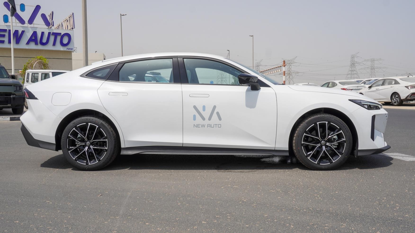 Changan Uni-V Smart Coo l(N-UNI-V-1.5-24 ) White-Black 2024