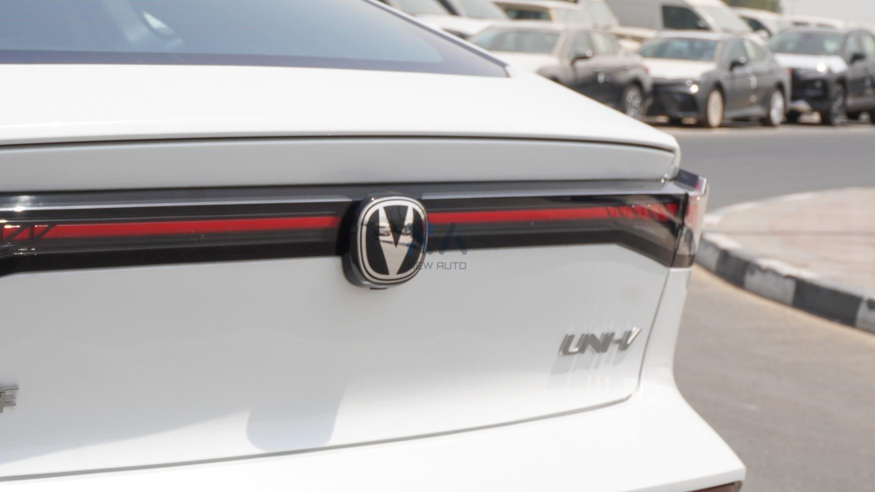 Changan Uni-V Smart Coo l(N-UNI-V-1.5-24 ) White-Black 2024