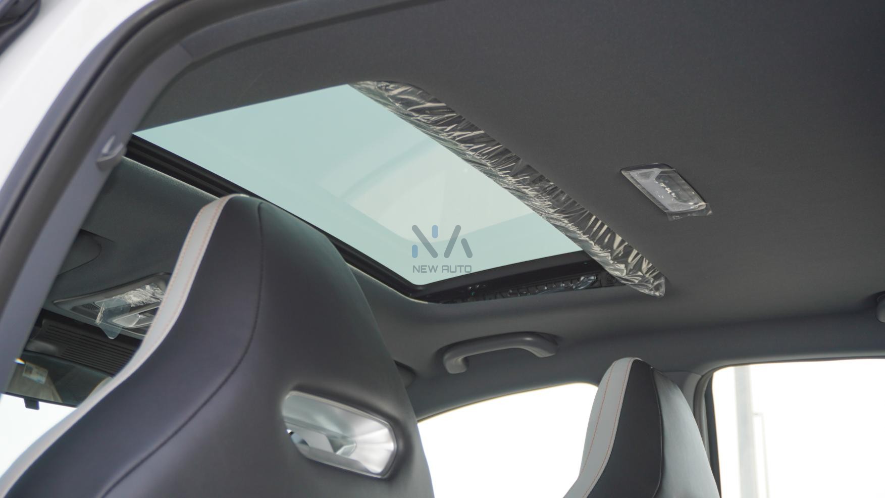 Changan Uni-V Smart Coo l(N-UNI-V-1.5-24 ) White-Black 2024