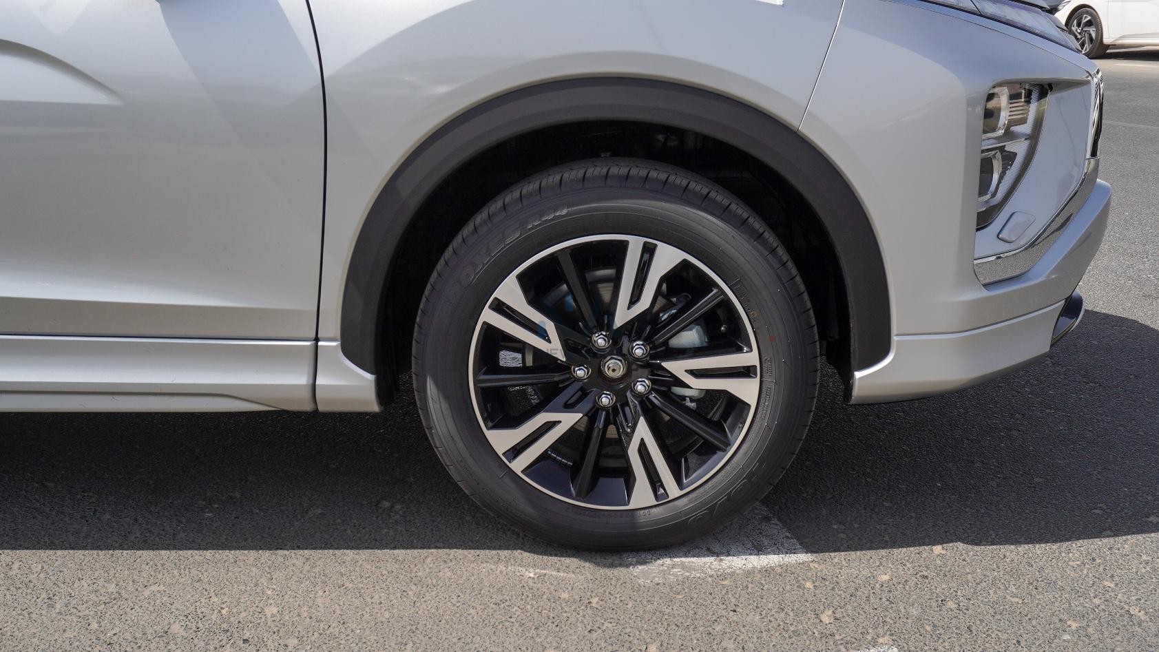 Mitsubishi Eclipse Cross (ECLIPSECROSS-GLS-HL-26) Silver-Black 2026