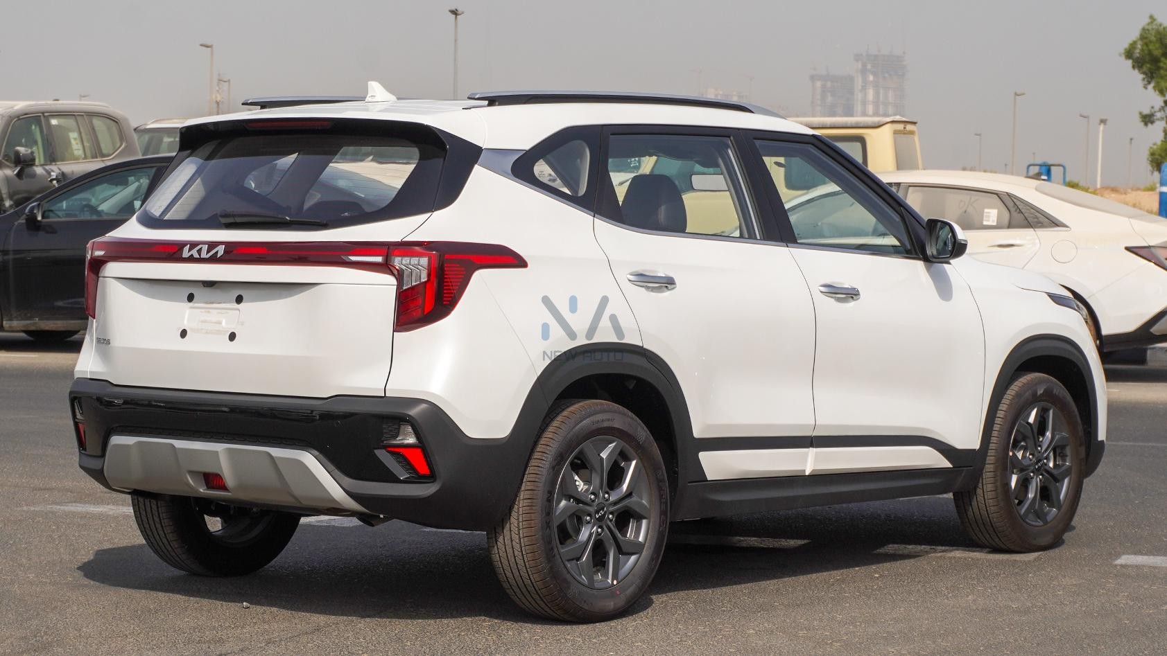 Kia Seltos Luxury Edition (N-KIA-SEL-1.5-24) White-Black 2024