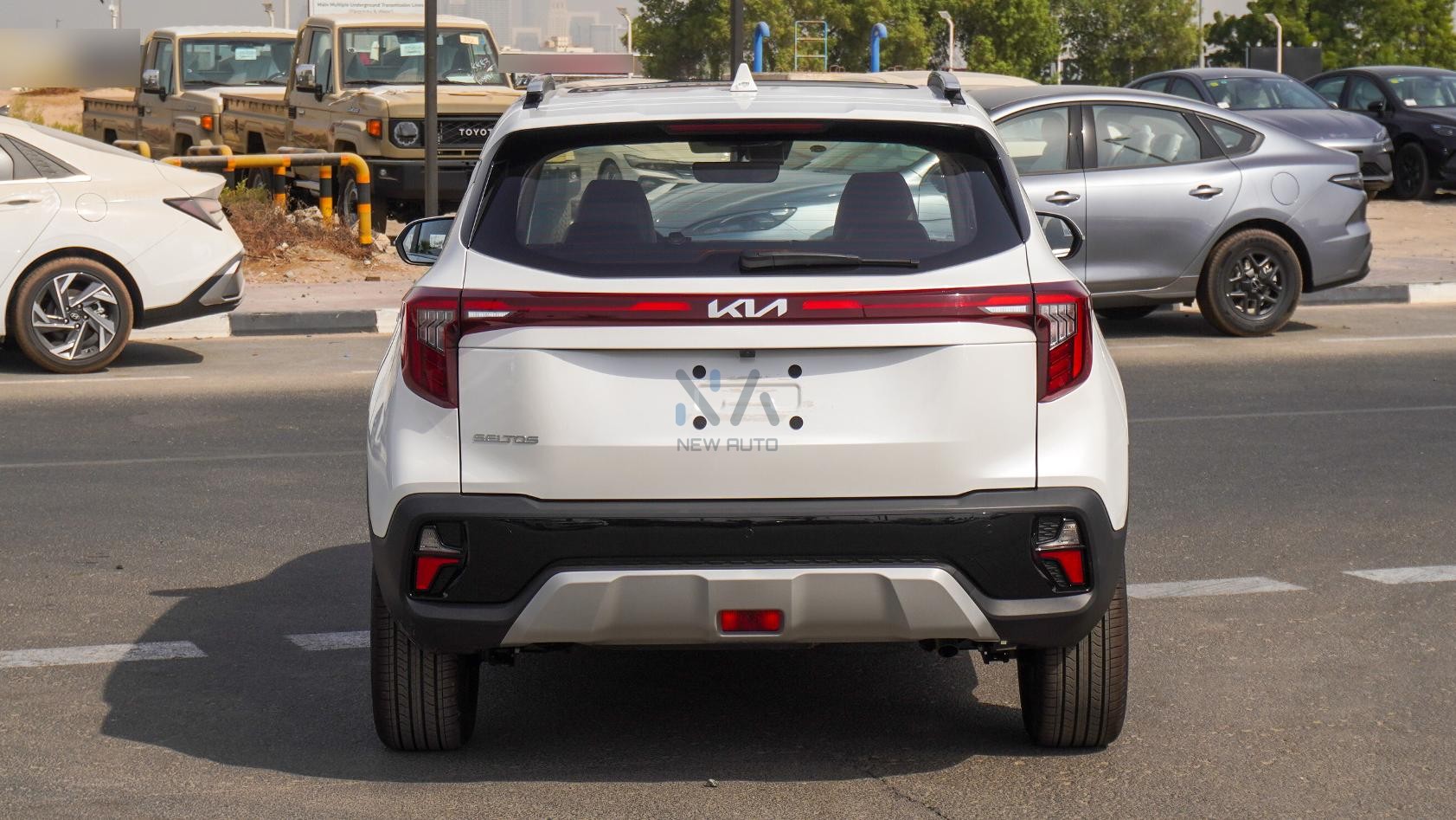 Kia Seltos Luxury Edition (N-KIA-SEL-1.5-24) White-Black 2024