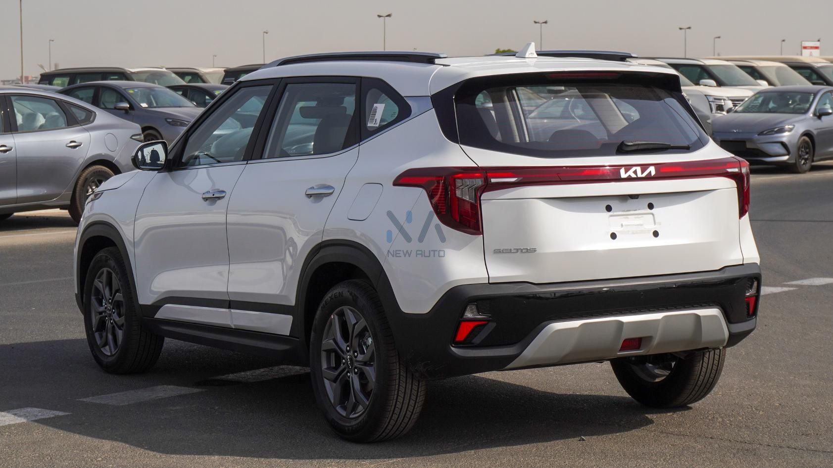 Kia Seltos Luxury Edition (N-KIA-SEL-1.5-24) White-Black 2024