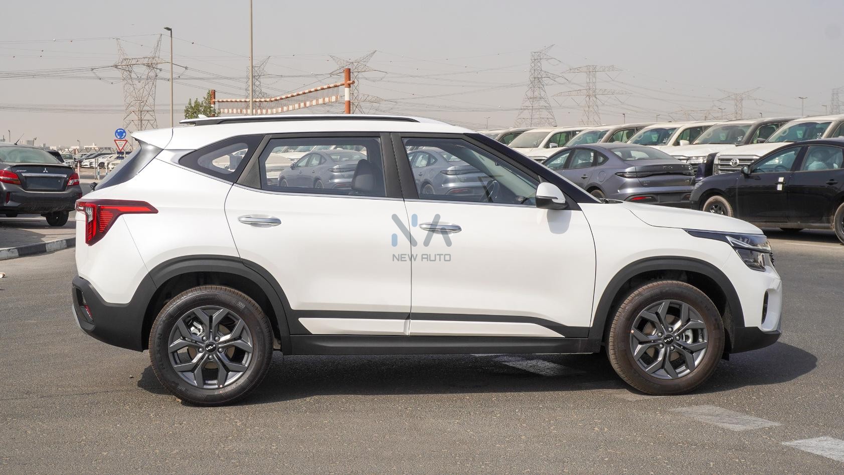 Kia Seltos Luxury Edition (N-KIA-SEL-1.5-24) White-Black 2024