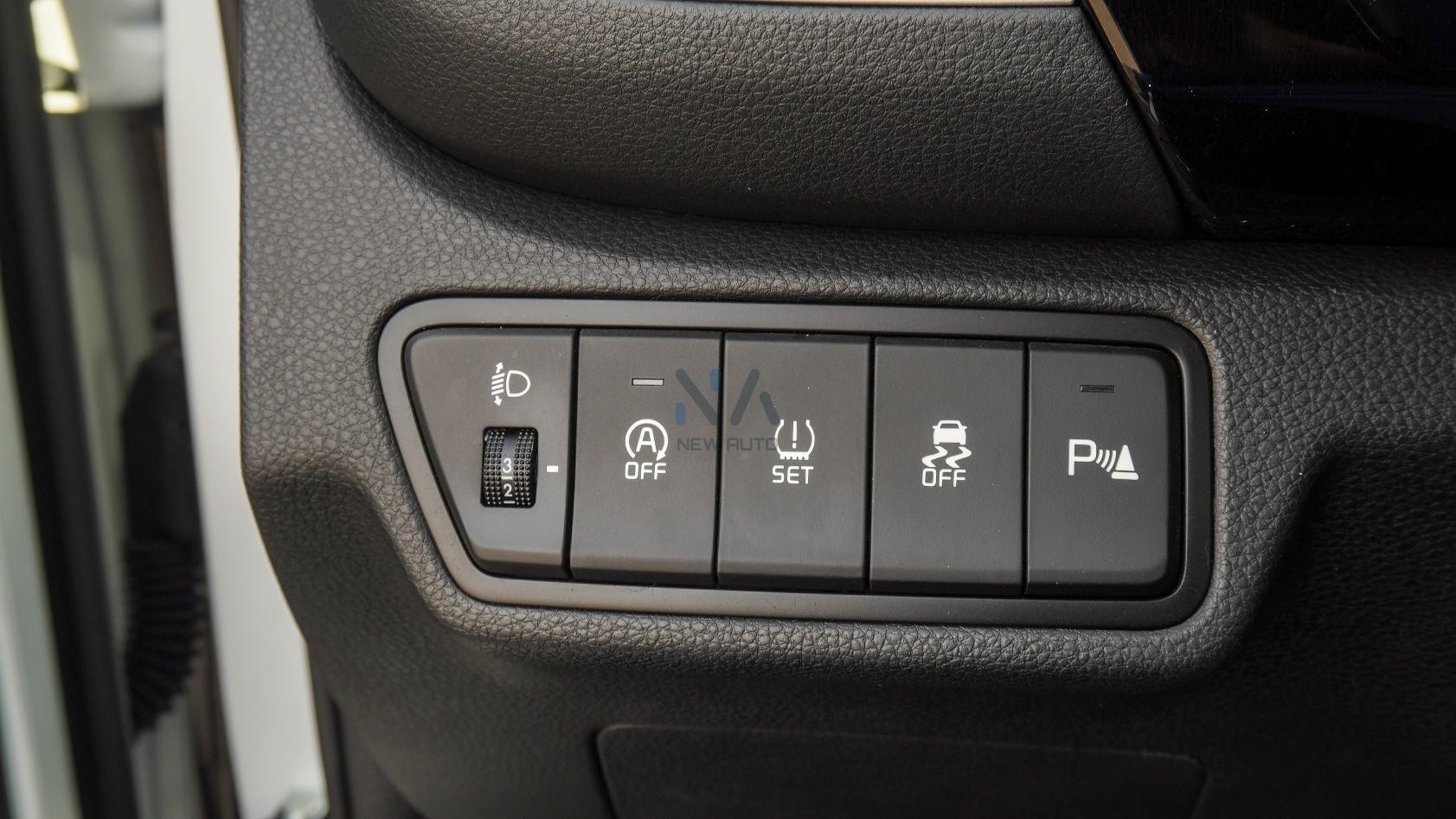 Kia Seltos Luxury Edition (N-KIA-SEL-1.5-24) White-Black 2024