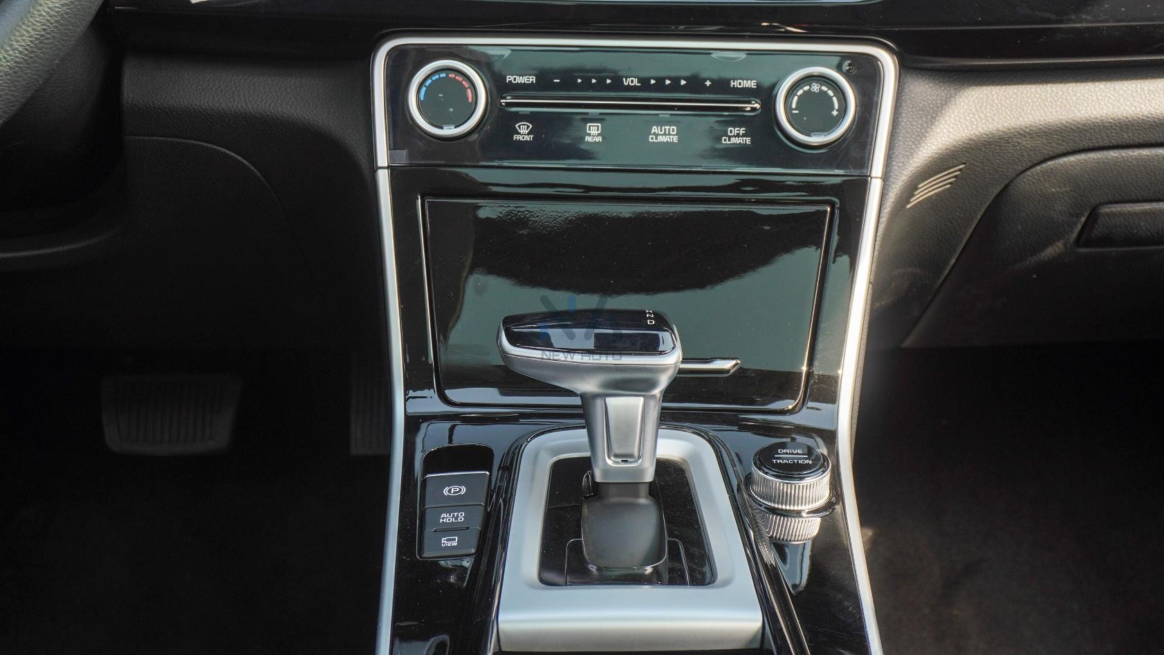 Kia Seltos Luxury Edition (N-KIA-SEL-1.5-24) White-Black 2024