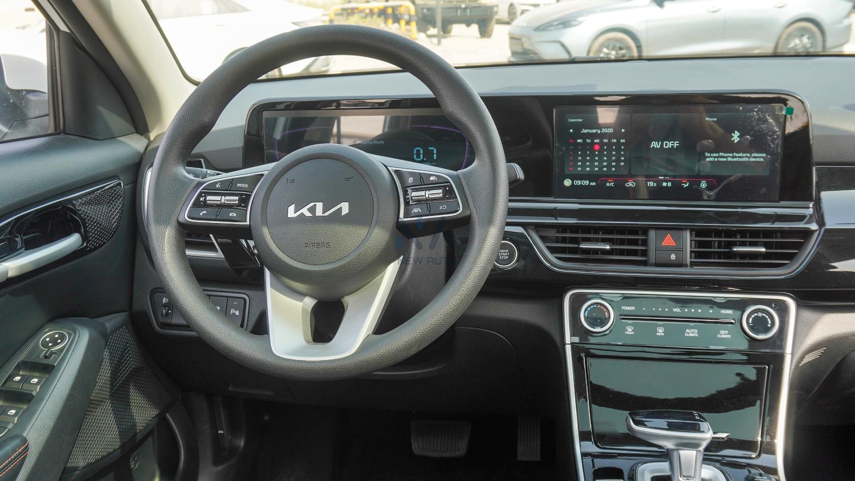 Kia Seltos Luxury Edition (N-KIA-SEL-1.5-24) White-Black 2024