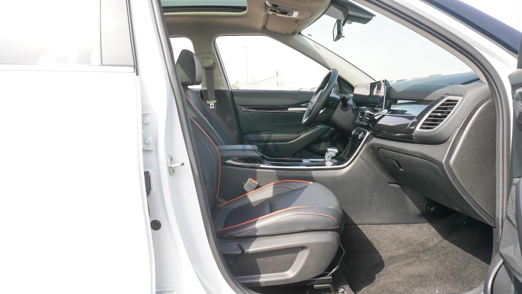 Kia Seltos Luxury Edition (N-KIA-SEL-1.5-24) White-Black 2024