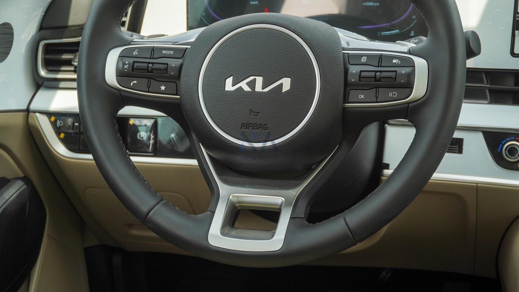 Kia Sportage (N-KIA-SPO-1.6-26) White-Beige 2026