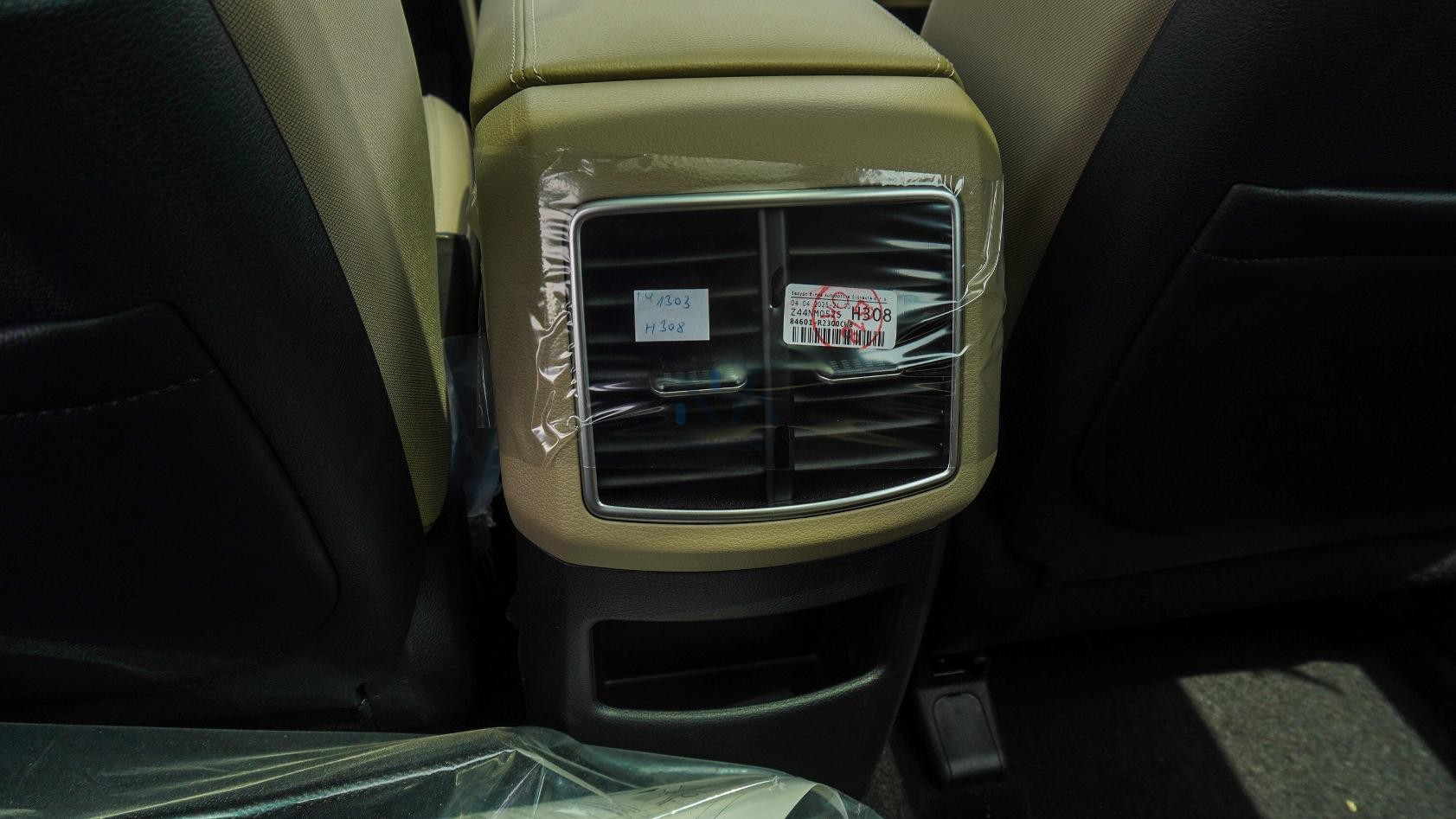 Kia Sportage (N-KIA-SPO-1.6-26) White-Beige 2026