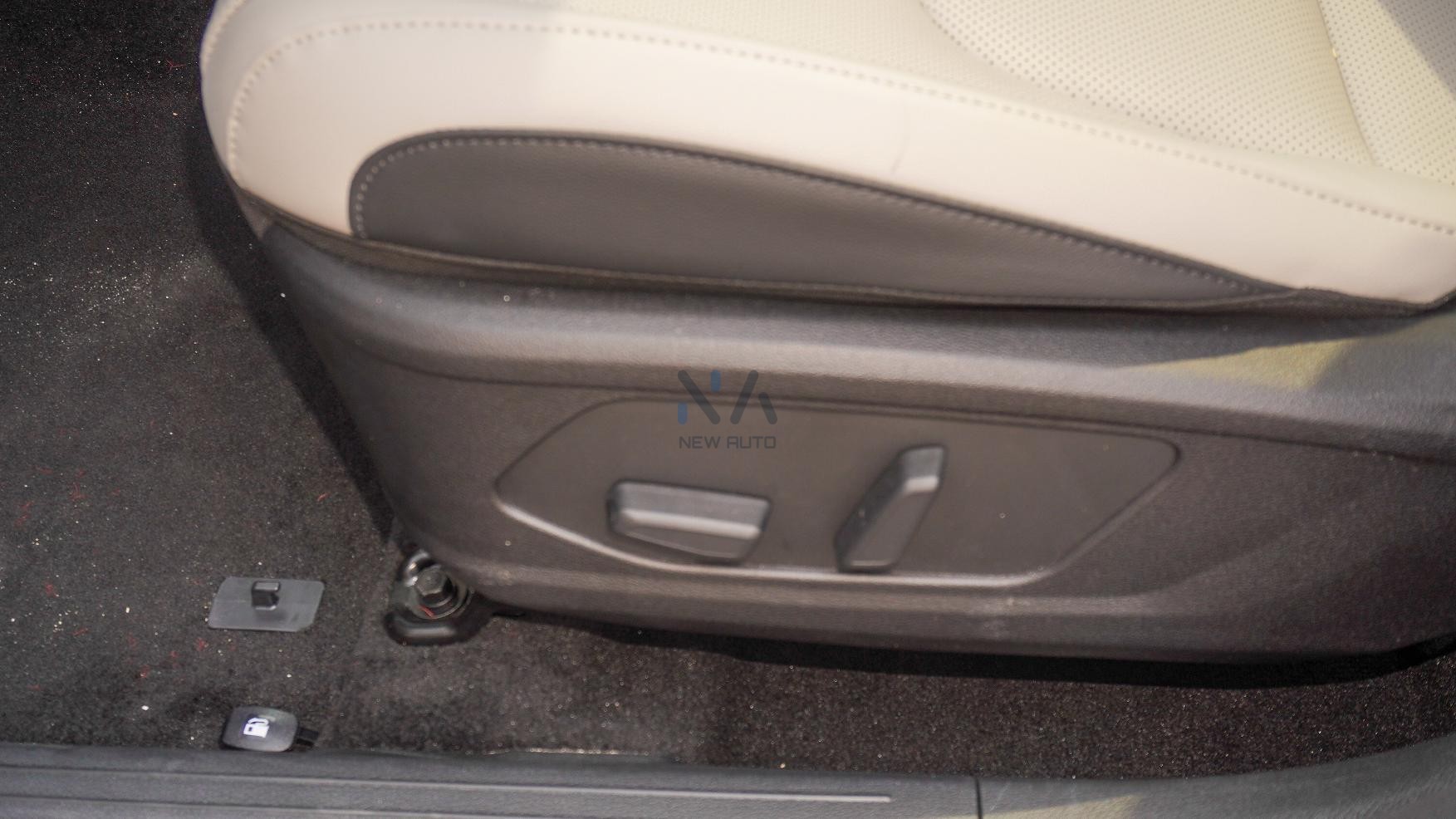 Kia Sportage (N-KIA-SPO-2WD-25) Grey-Beige 2025