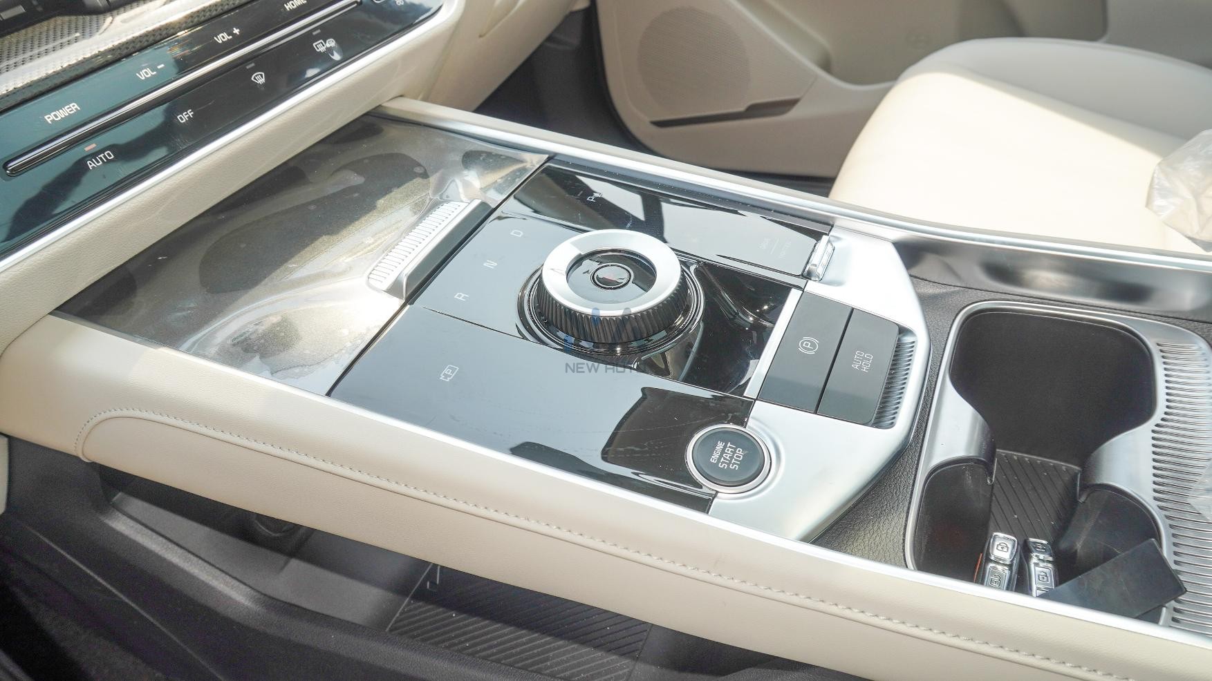 Kia Sportage (N-KIA-SPO-2WD-25) Grey-Beige 2025