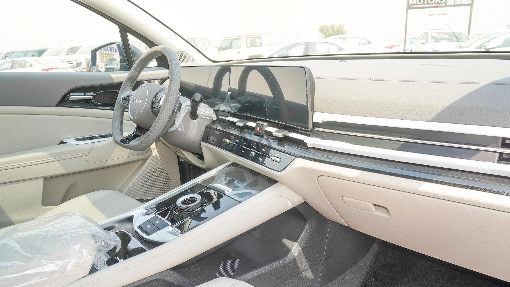 Kia Sportage (N-KIA-SPO-2WD-25) Grey-Beige 2025