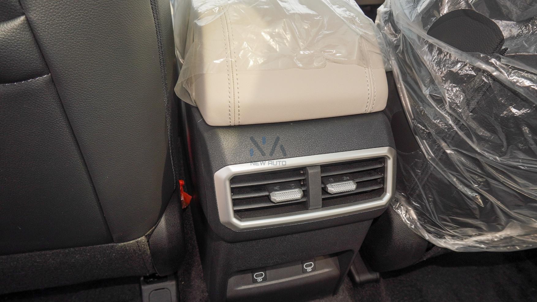 Kia Sportage (N-KIA-SPO-2WD-25) Grey-Beige 2025