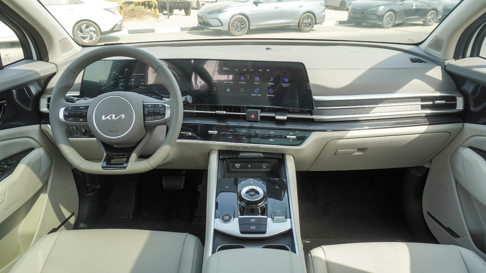 Kia Sportage (N-KIA-SPO-2WD-25) White-Gray 2025