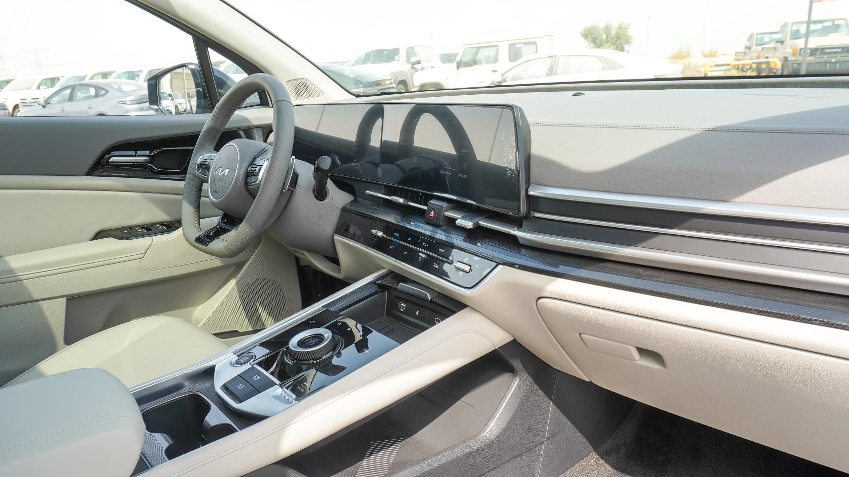 Kia Sportage (N-KIA-SPO-2WD-25) White-Gray 2025