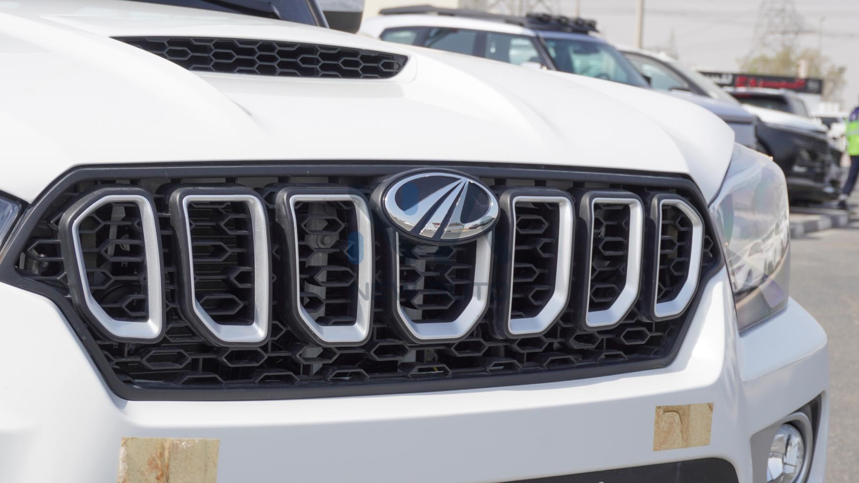 Mahindra Pik Up Double Cabin (N-SC-PKP-2.2-25) White-Black 2025