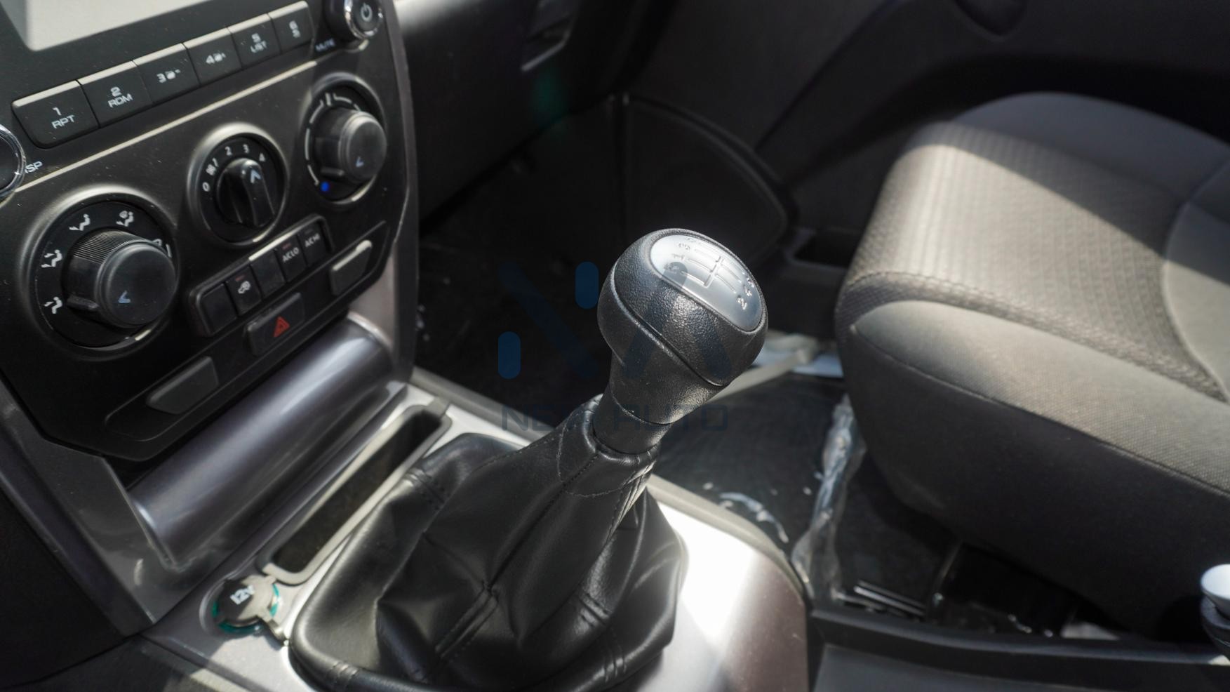 Mahindra Pik Up Double Cabin (N-SC-PKP-2.2-25) White-Black 2025