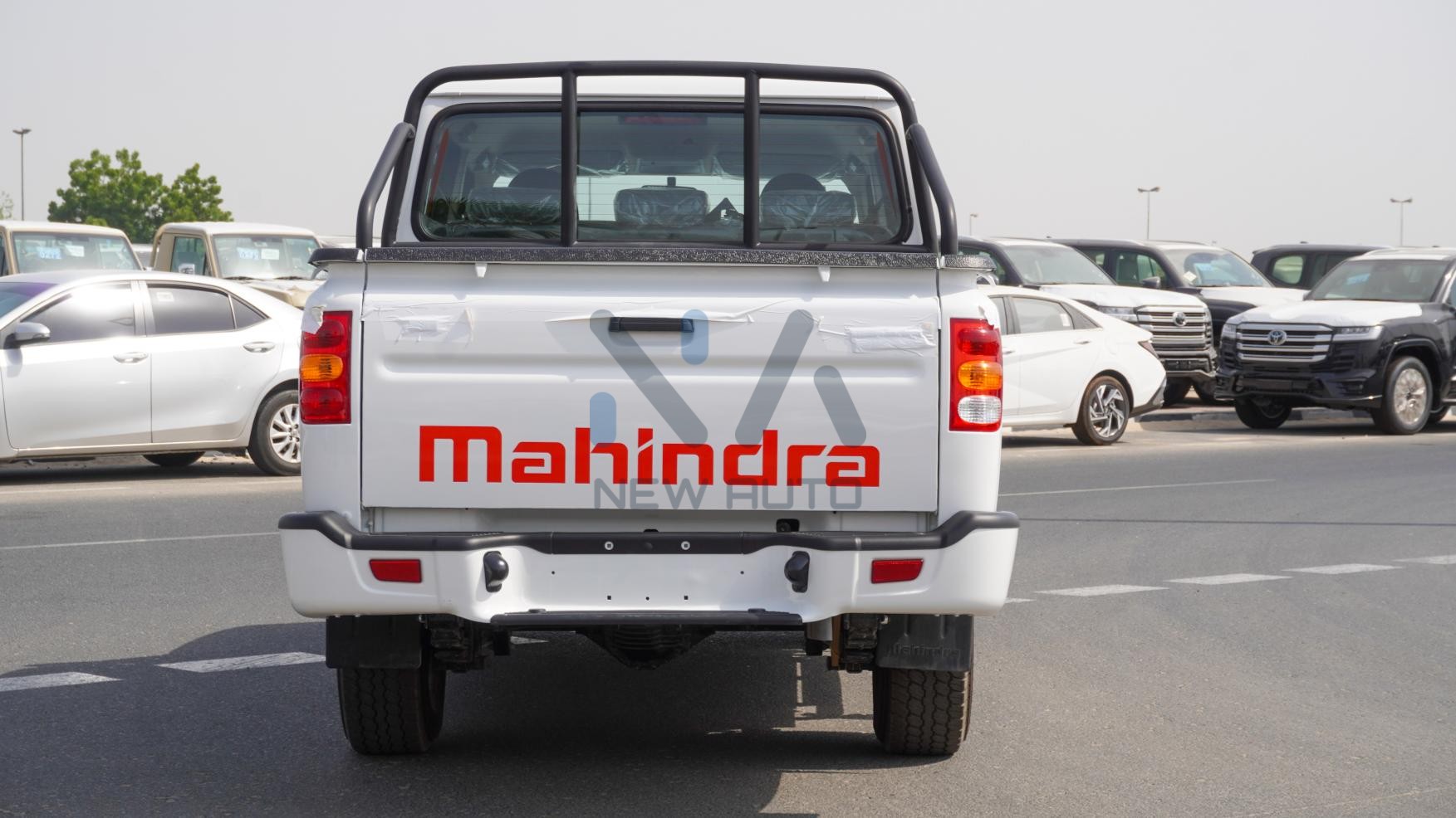 Mahindra Pik Up Double Cabin (N-SC-PKP-2.2-25) White-Black 2025