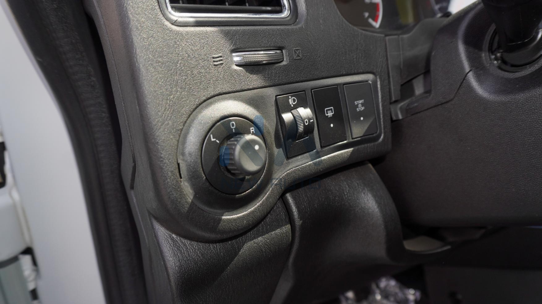 Mahindra Pik Up Double Cabin (N-SC-PKP-2.2-25) White-Black 2025