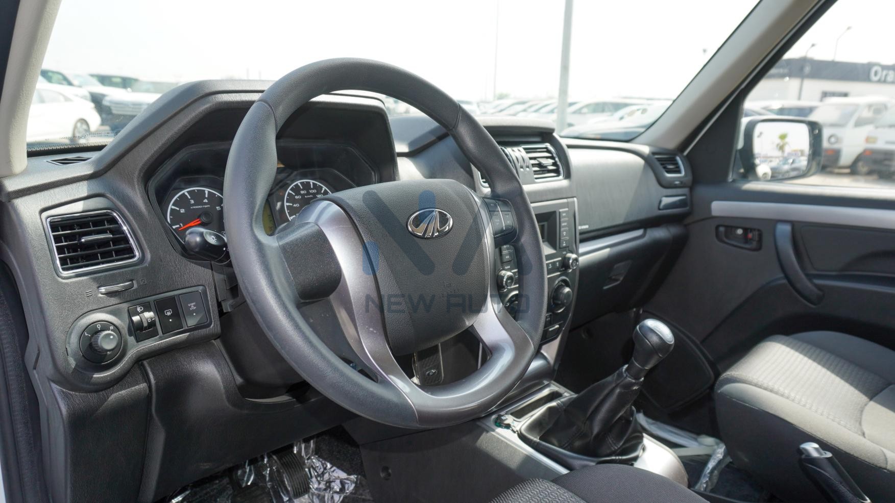 Mahindra Pik Up Double Cabin (N-SC-PKP-2.2-25) White-Black 2025