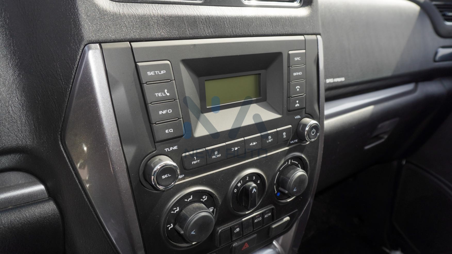 Mahindra Pik Up Double Cabin (N-SC-PKP-2.2-25) White-Black 2025