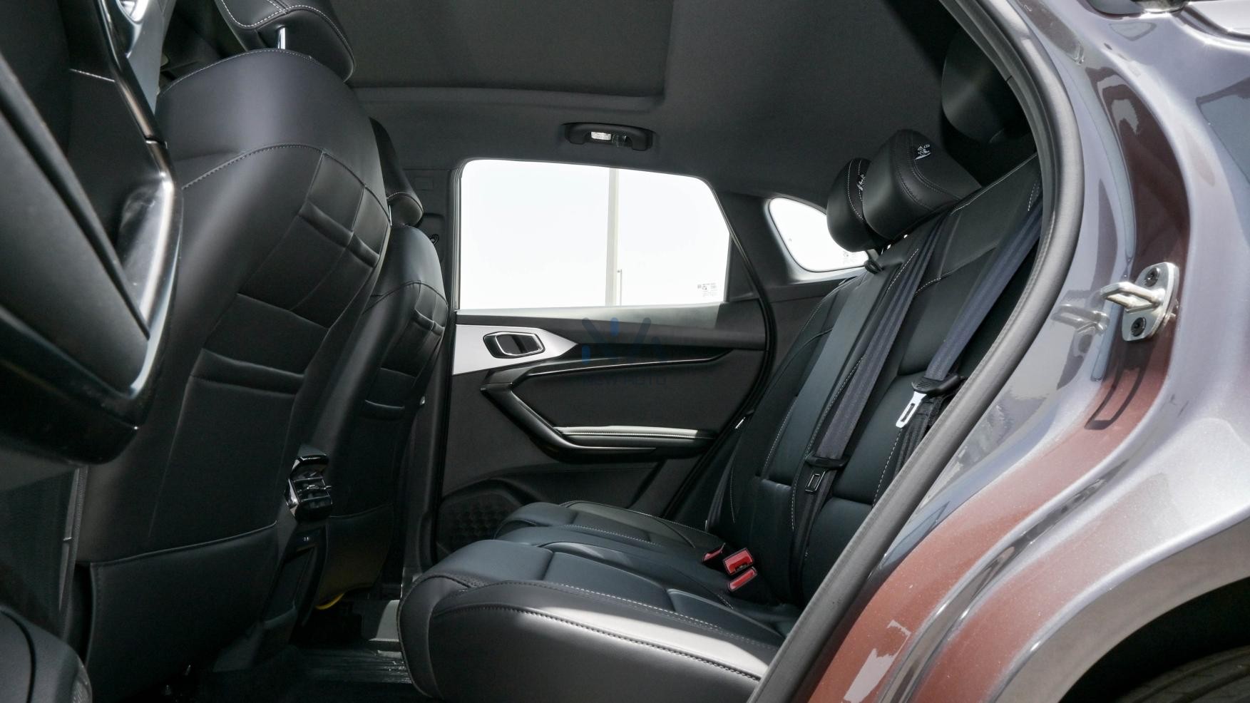 MG One Deluxe (N-DEL-ONE-1.5-24)Grey – Black 2024