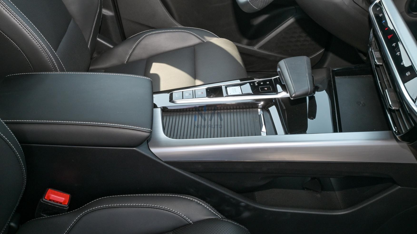 MG One Deluxe(N-DEL-ONE-1.5-24) Black – Black-2024