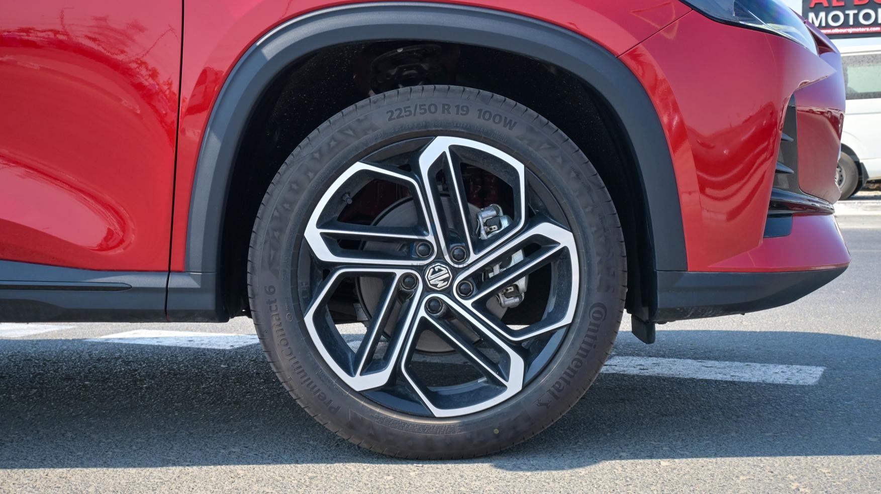 MG One Deluxe(N-DEL-ONE-1.5-24) Red – Black- 2024