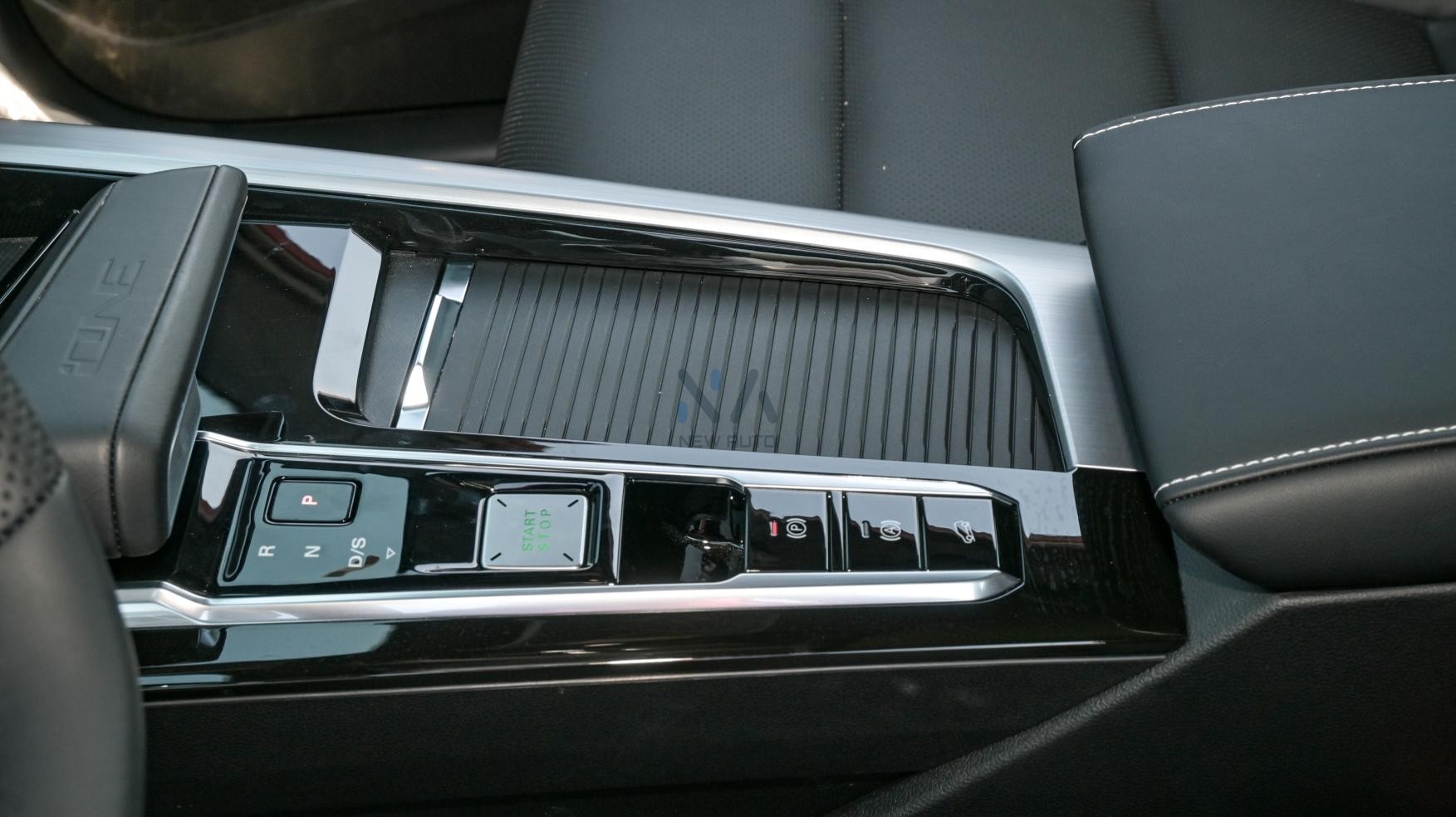 MG One Deluxe(N-DEL-ONE-1.5-24) Red – Black- 2024