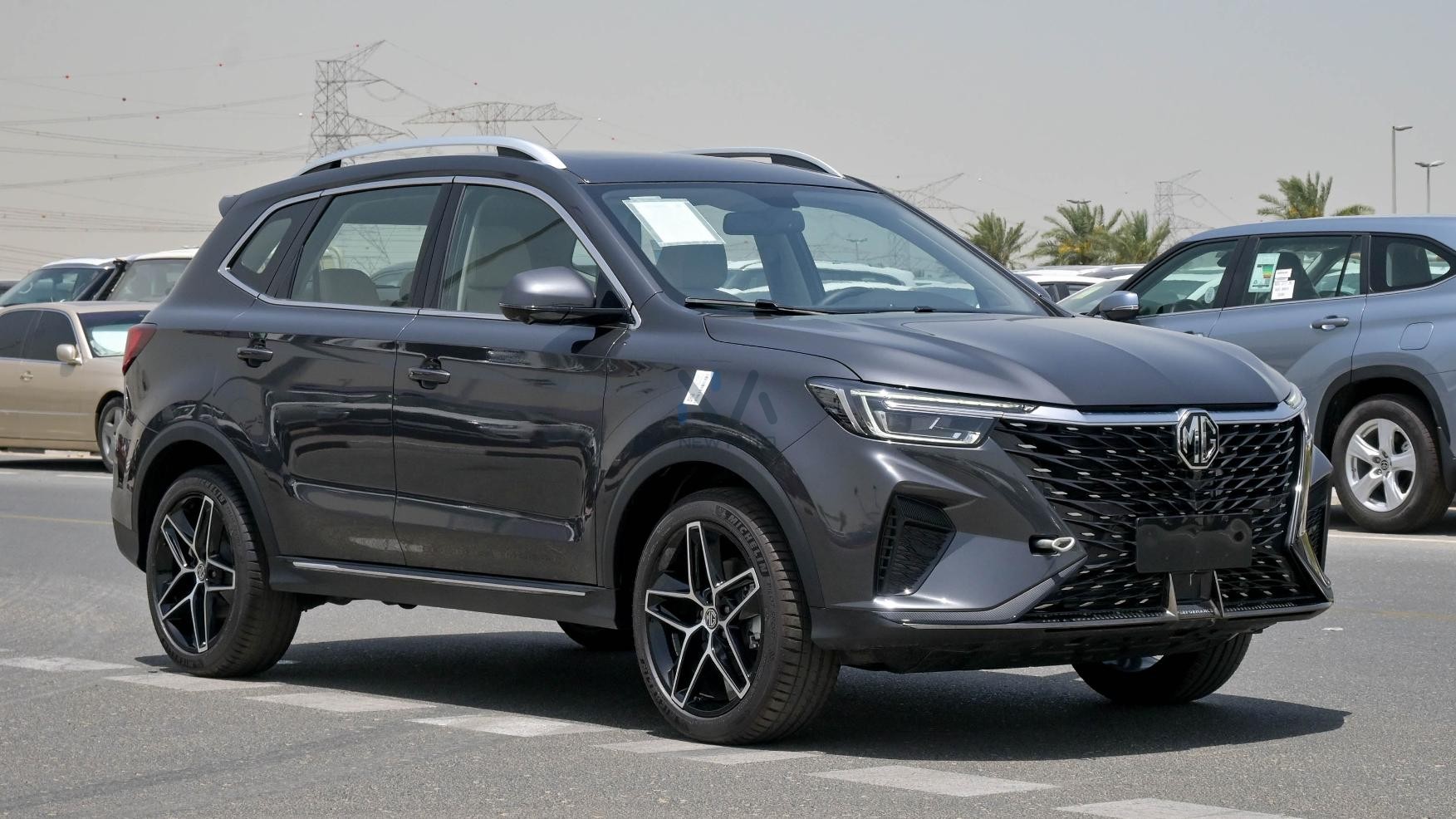 MG RX5 Plus Deluxe Grey – Beige 2024