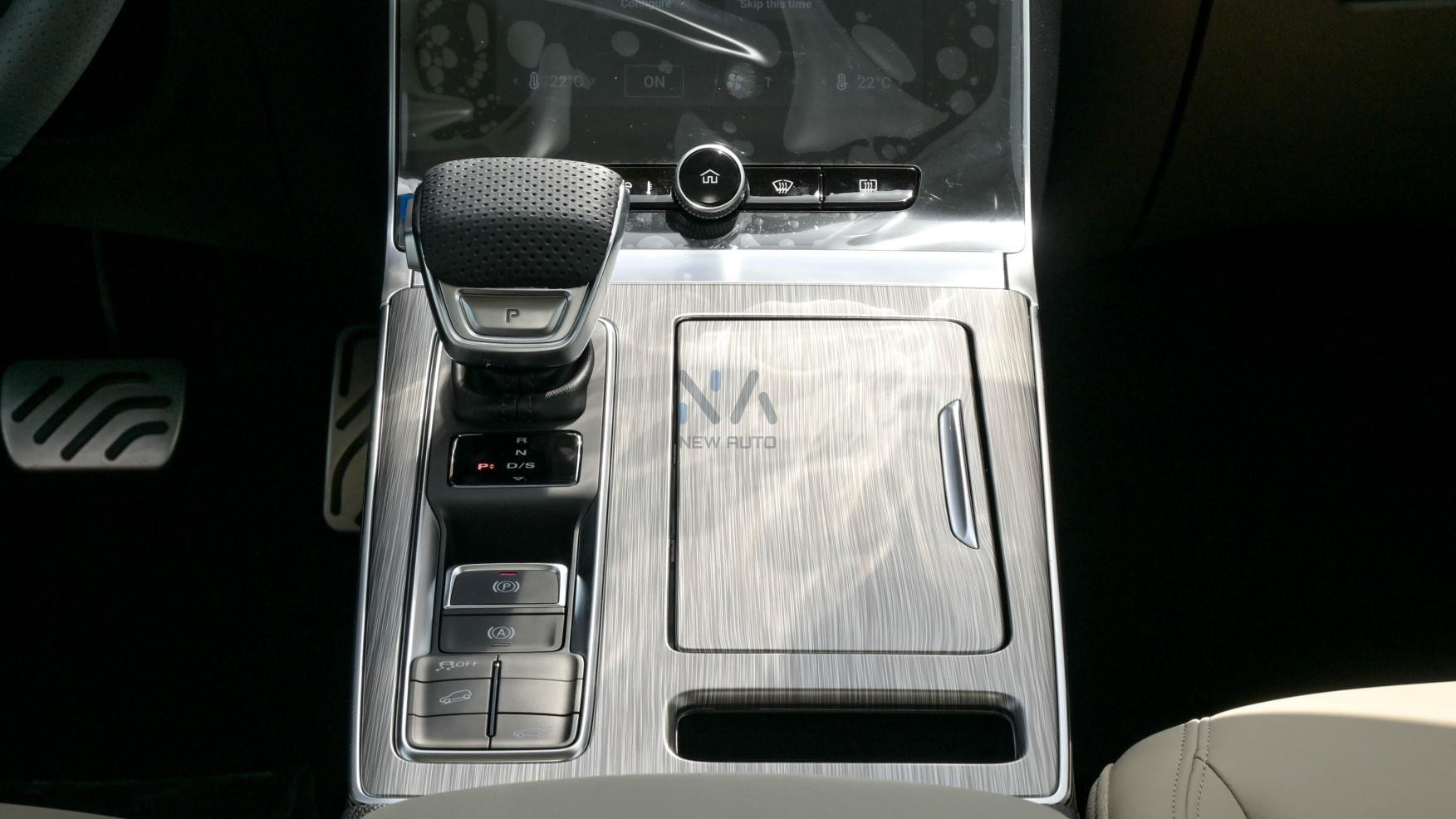 MG RX5 Plus Deluxe Grey – Beige 2024