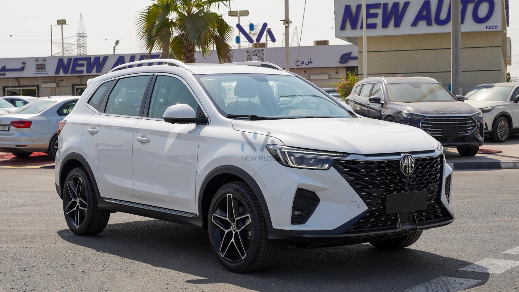 MG RX5 Plus Deluxe White – Beige 2025