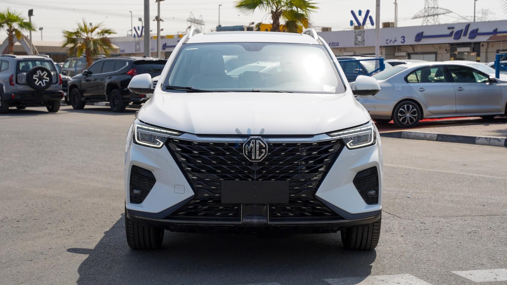 MG RX5 Plus Deluxe White – Beige 2025