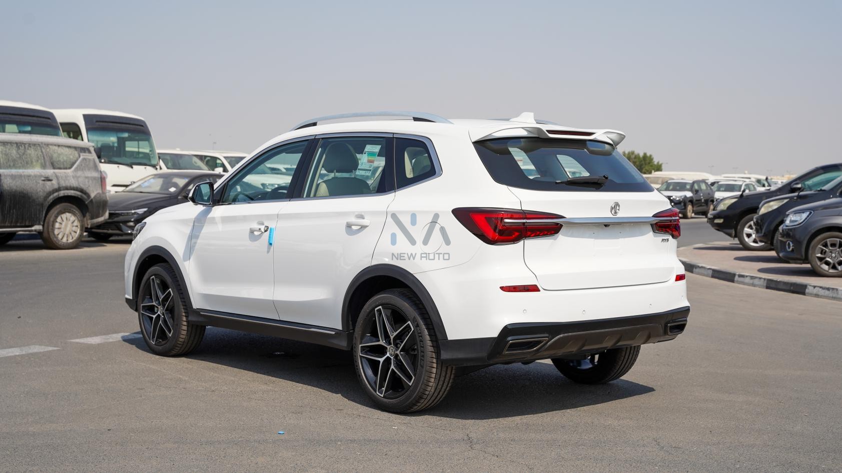 MG RX5 Plus Deluxe White – Beige 2025