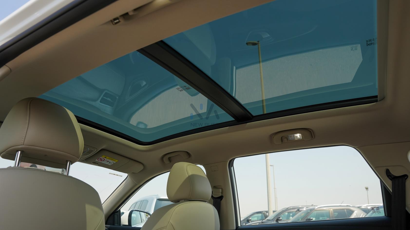 MG RX5 Plus Deluxe White – Beige 2025