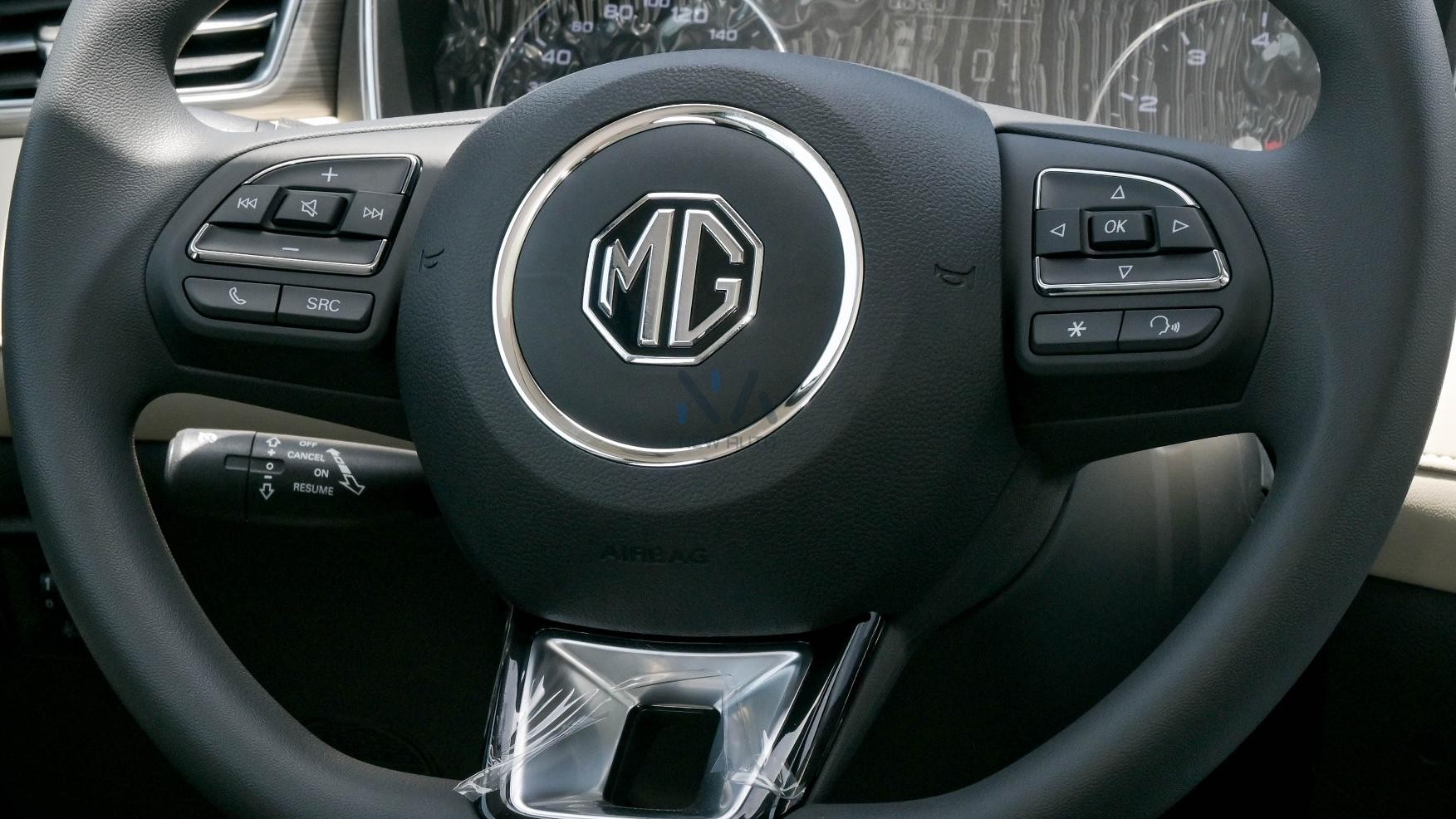 MG RX5 Plus Standard Black – Beige 2024